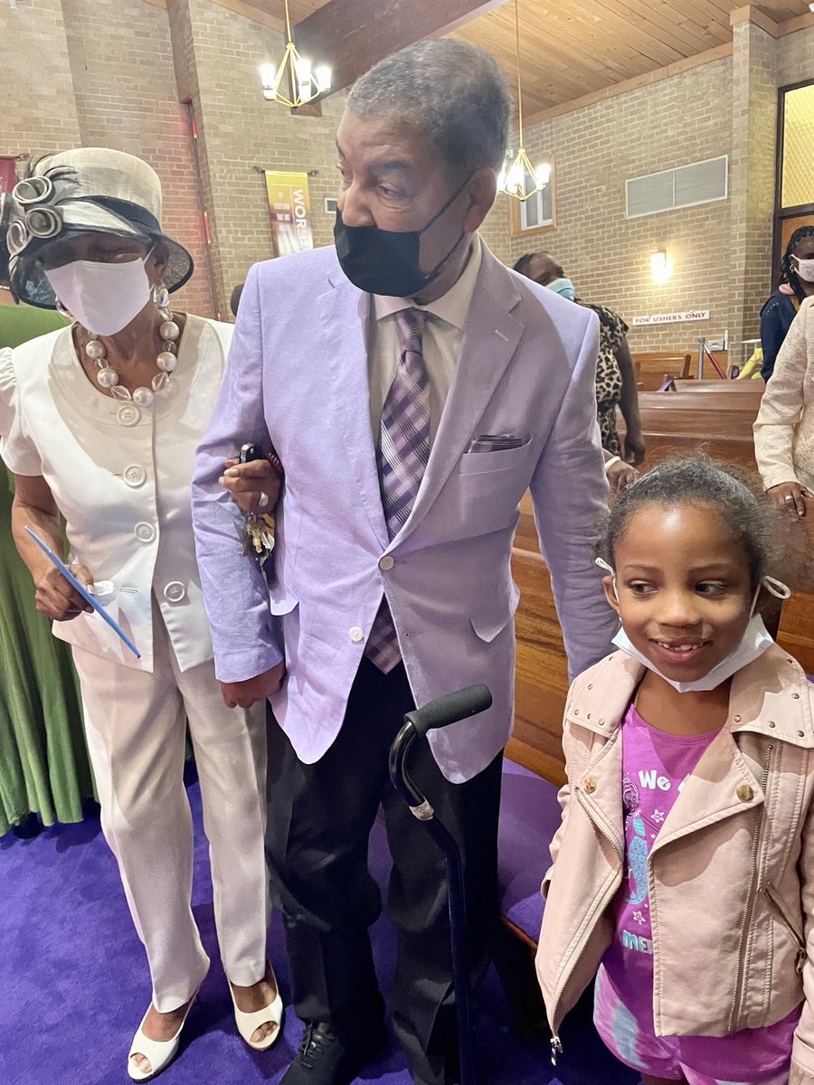 QueenAfi's tweet photo. Happy Father’s Day  &amp; Happy 72 Birthday To The Greatest Man in my life, My Dad🥰 We love you dad and I hope God gives you many many more. Thank you for blessing all of our lives at @JMBCGetHealthy 💯 https://t.co/7XkVzuzQZP