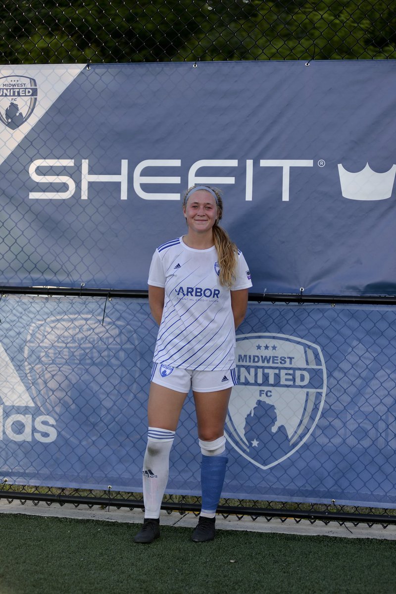mufcusl's tweet photo. Here is your @SHEFIT WOTM, Regan #Berg! 🔵
#USLW #MIDvANN https://t.co/qRH538rfnB