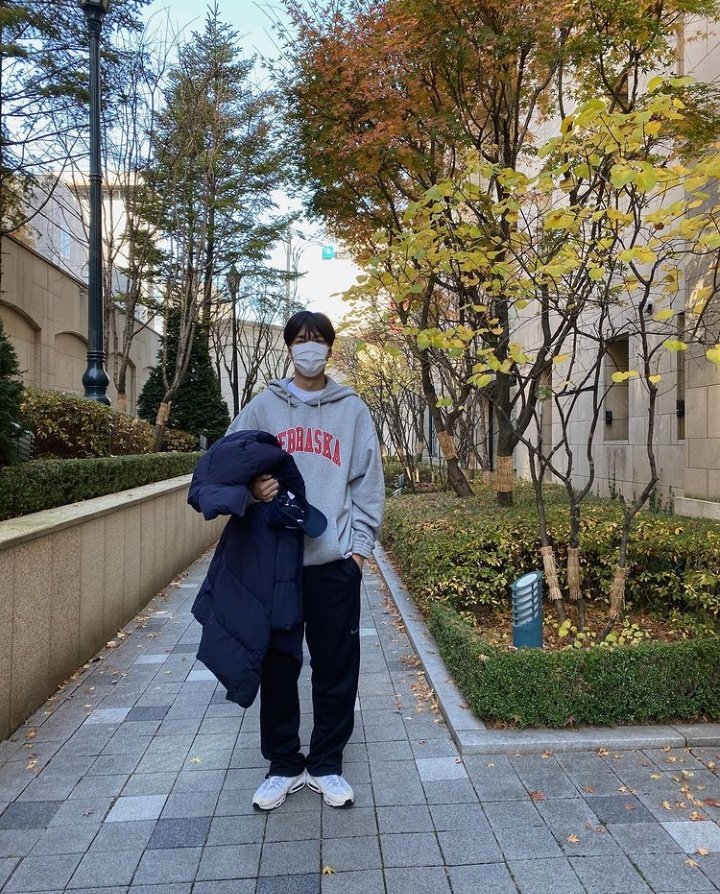 calendra34's tweet photo. It's not the first time that Lee Min Ho and Suzy post in the same place, but one of them does it days later 🤭🤭

#LeeMinHo 
#SUZY 
#actorlmh 
#BaeSuzy https://t.co/EsxoTMfcgG