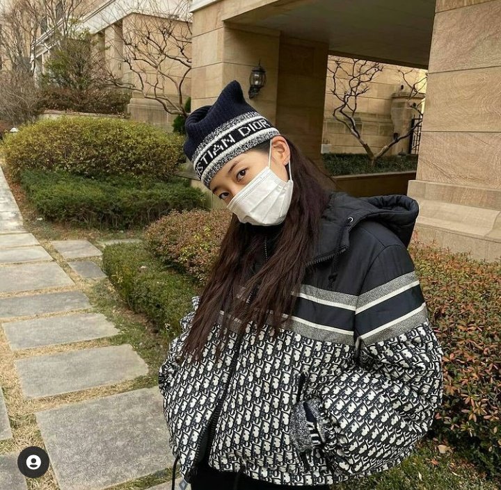 calendra34's tweet photo. It's not the first time that Lee Min Ho and Suzy post in the same place, but one of them does it days later 🤭🤭

#LeeMinHo 
#SUZY 
#actorlmh 
#BaeSuzy https://t.co/EsxoTMfcgG