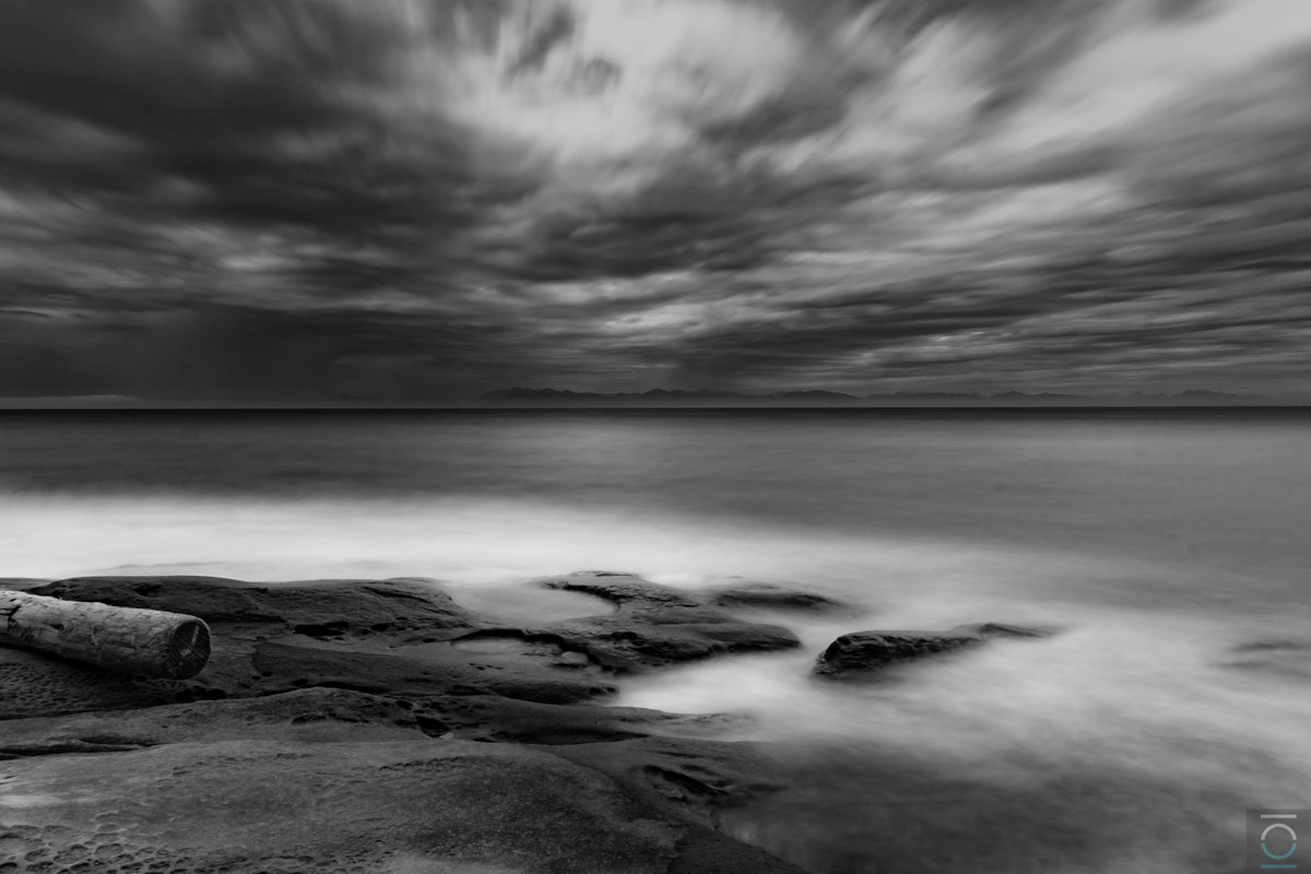 reflections_ds's tweet photo. @KSivachukArt MOOOODY Monday.  That impending storm hit HARD. https://t.co/PsSProhOVV