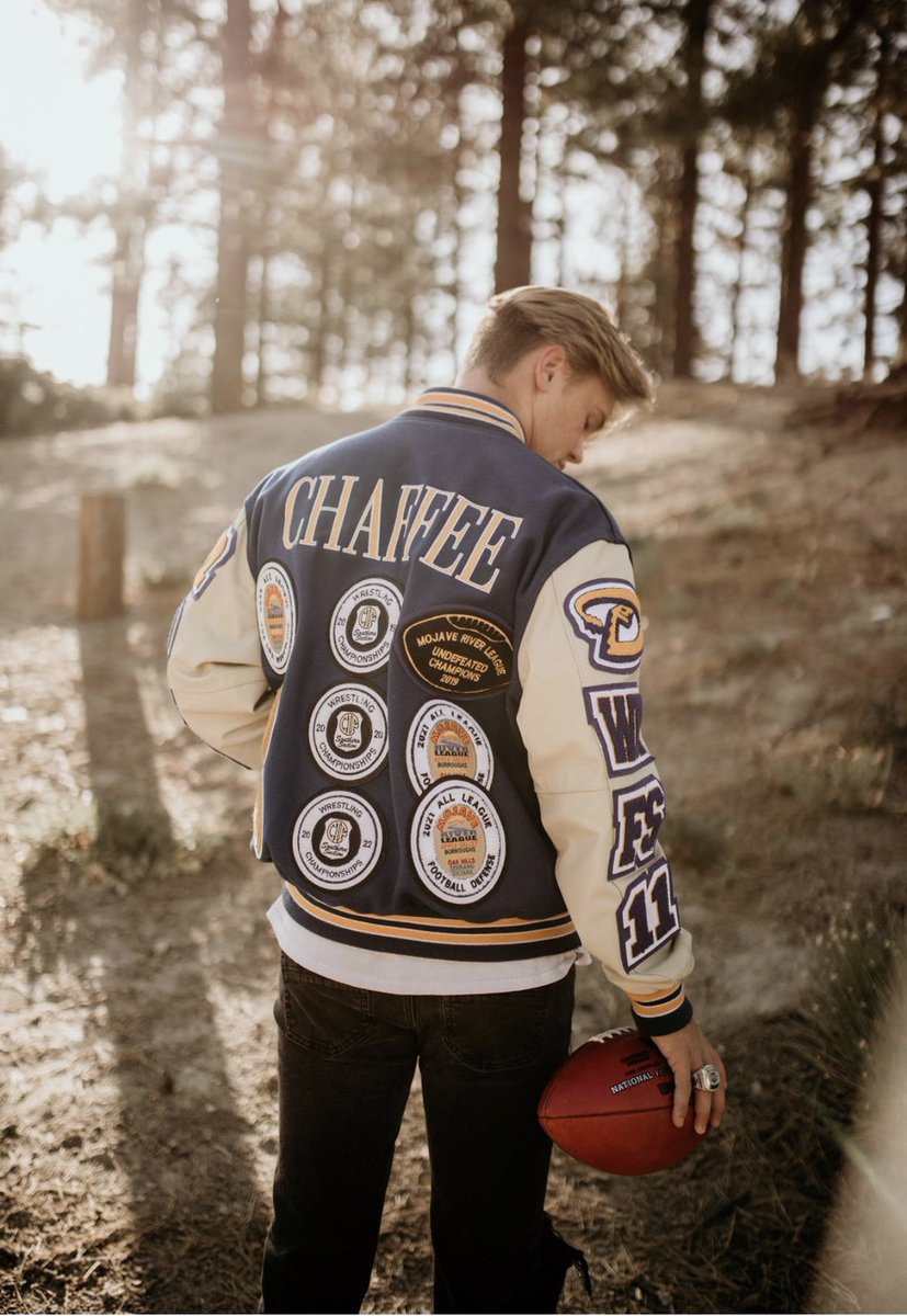 the cherry on top… high desert athlete of the year💙💛🐍