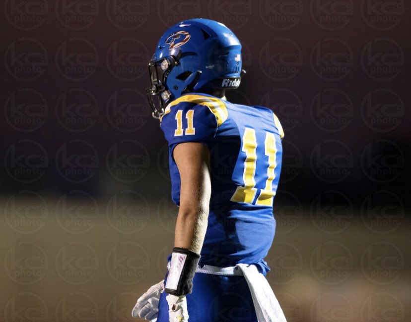 chaffee_tanner's tweet photo. the cherry on top… high desert athlete of the year💙💛🐍 https://t.co/UH3cPRWODu