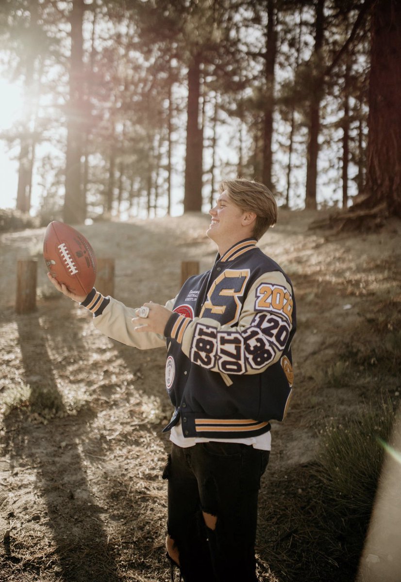 chaffee_tanner's tweet photo. the cherry on top… high desert athlete of the year💙💛🐍 https://t.co/UH3cPRWODu
