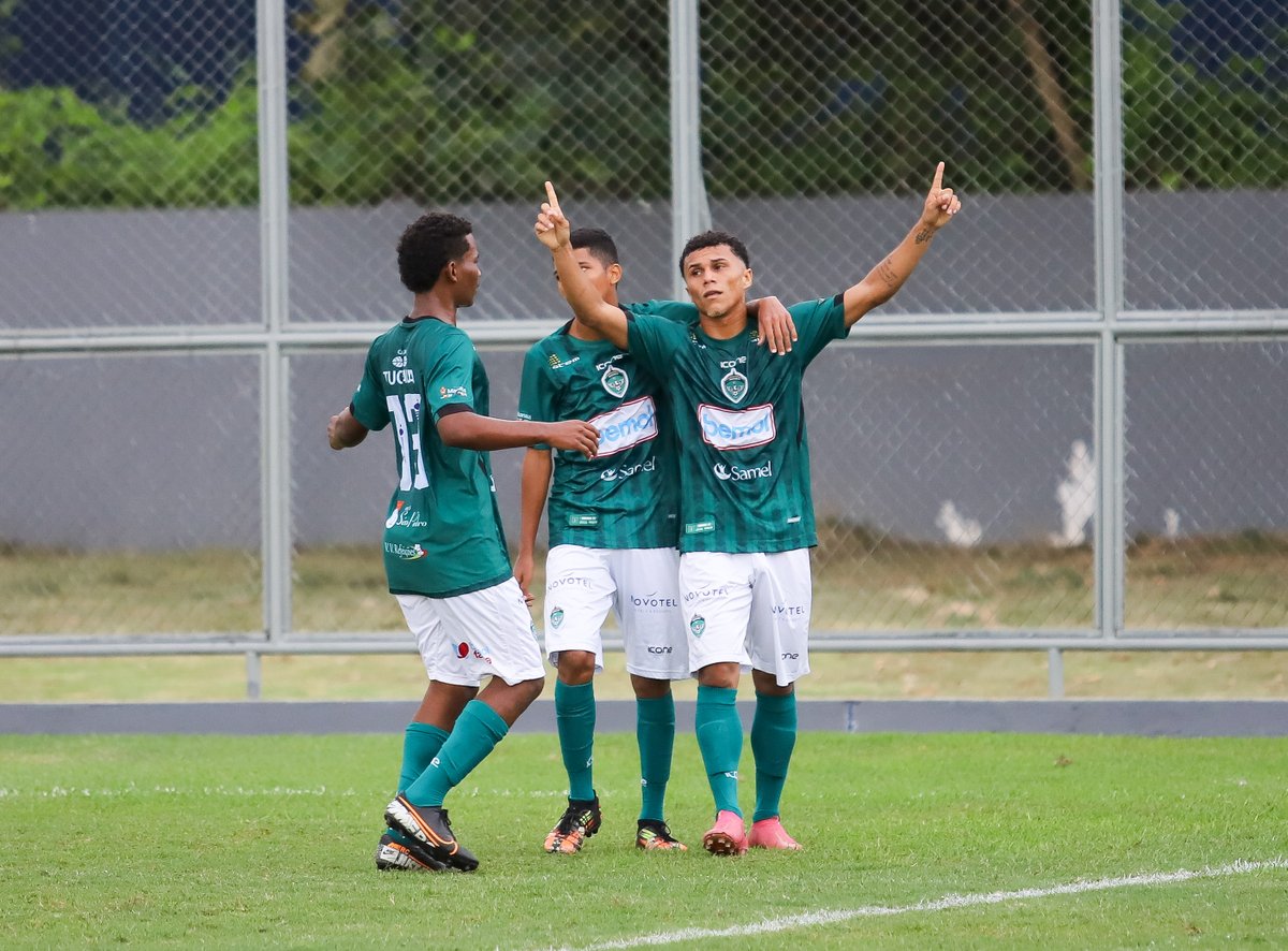 oficialmanausfc's tweet photo. VITÓRIA DE 1️⃣0️⃣ A 0!🦅
É isso mesmo que você leu. No #AmazonenseSub19 o Gavião venceu a partida de reposição de goleada, de 10 a 0 nessa tarde no estádio Carlos Zamith.
⚽️⚽️⚽️Railan
⚽️⚽️⚽️Tabatinga
⚽️ Alexander
⚽️Luan
⚽️Samuel
⚽️Lórran
📸 @IsmaelM37439816
#VoaGavião🦅 https://t.co/NeXG4IoHZ0