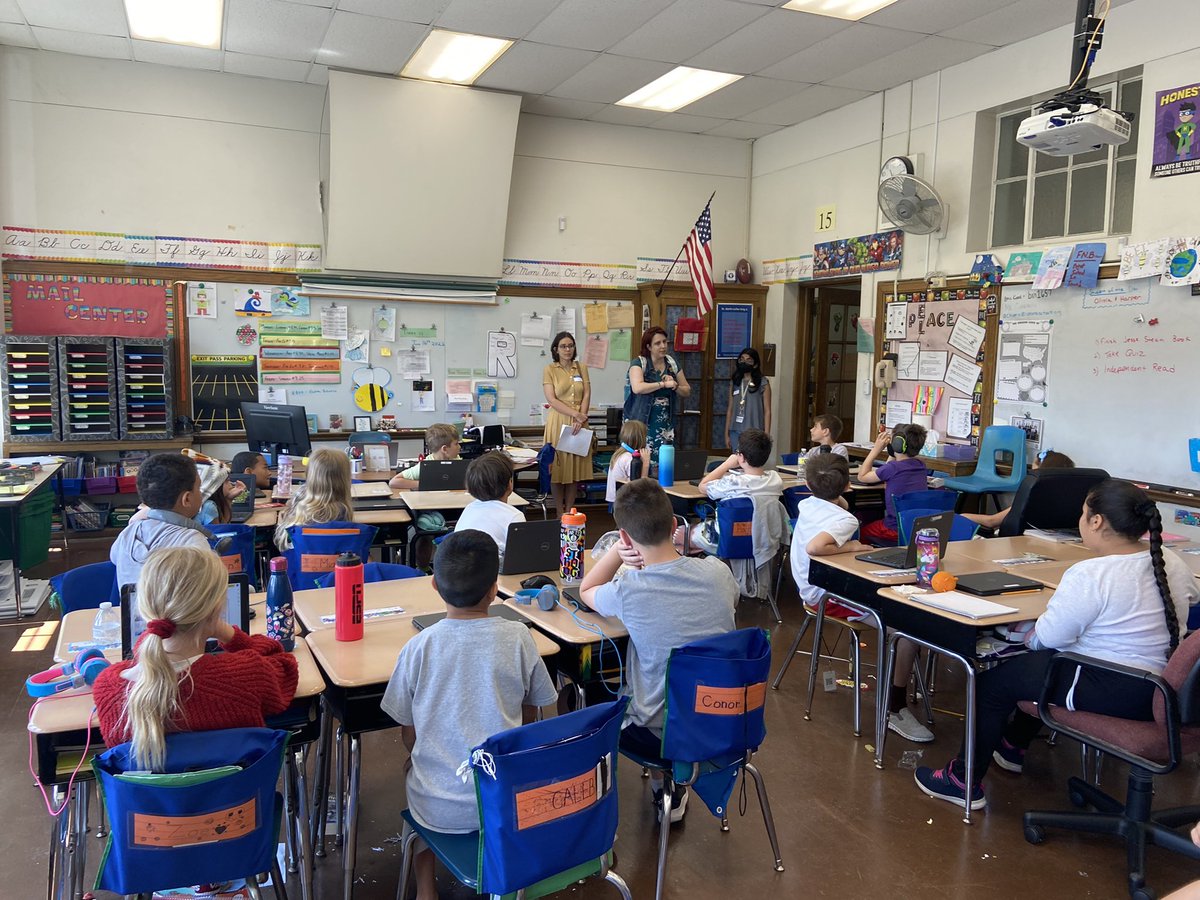 CorisaWalker's tweet photo. Absolute joy and excitement from students learning all about summer reading from @veronaplnj ☀️ 📚 Thanks for visiting! https://t.co/UVoZByQi08