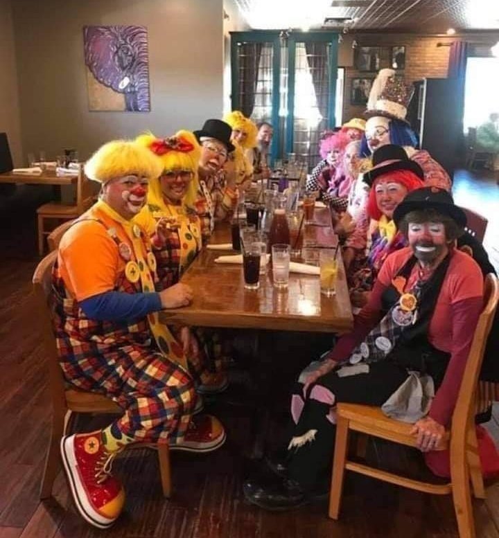 carlitosdm66's tweet photo. La Asamblea reunida para derogar algo que ya no existe 🤡 https://t.co/1gH7ec1vxn