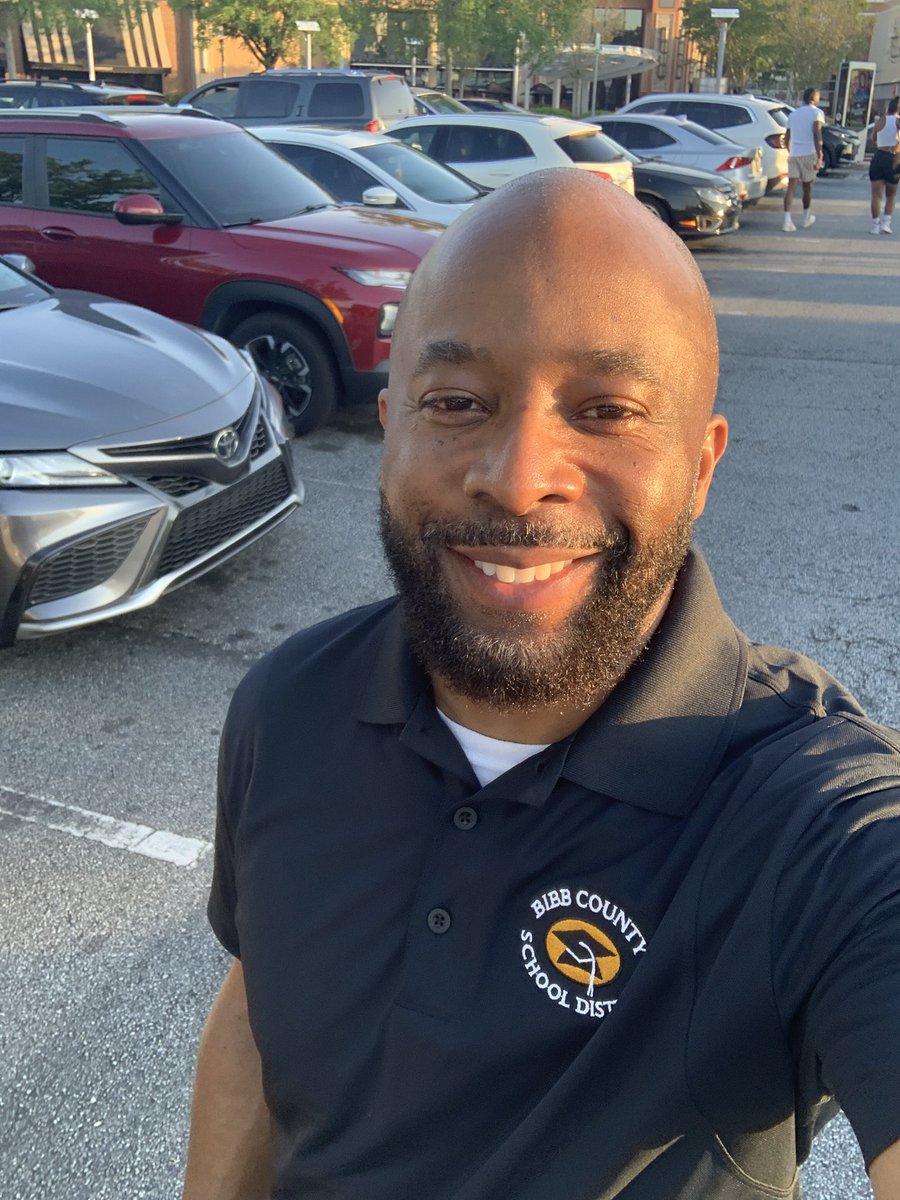 dan_a_sims's tweet photo. I can’t even explain the pride I have when I put on my @BibbSchools shirts! See you tomorrow at Rutland High School for my Meet and Greet - 4:30 p.m.! #Built4Bibb https://t.co/6Xpn5NLvaZ