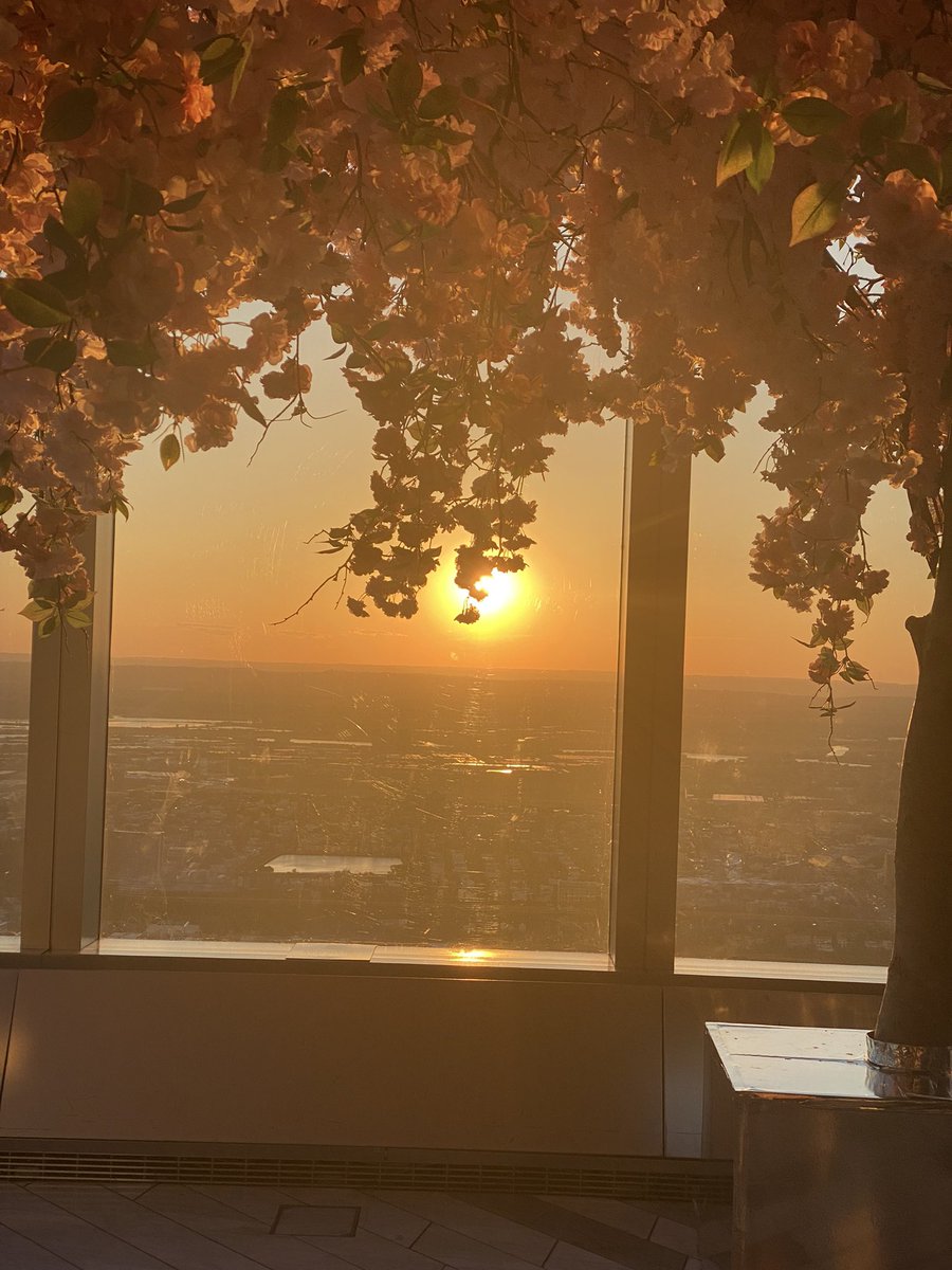 thatkarentoo's tweet photo. 🌇🌃 https://t.co/nqqJNwBgOK