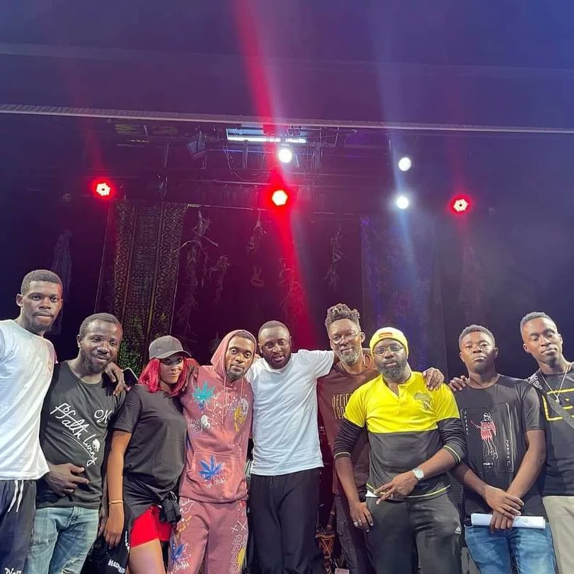 MichelNganso's tweet photo. No reason to miss tomorow show in Yaounde at @IFCameroun , @therealsalatiel high man general himself..🔥🔥 
Myself on BASS GUITAR. 

#MusicDay 
#Thefinger 
#BassArtchitet 
📸 @fatpictures01 

@Ledawa https://t.co/G8ujtNPlPU