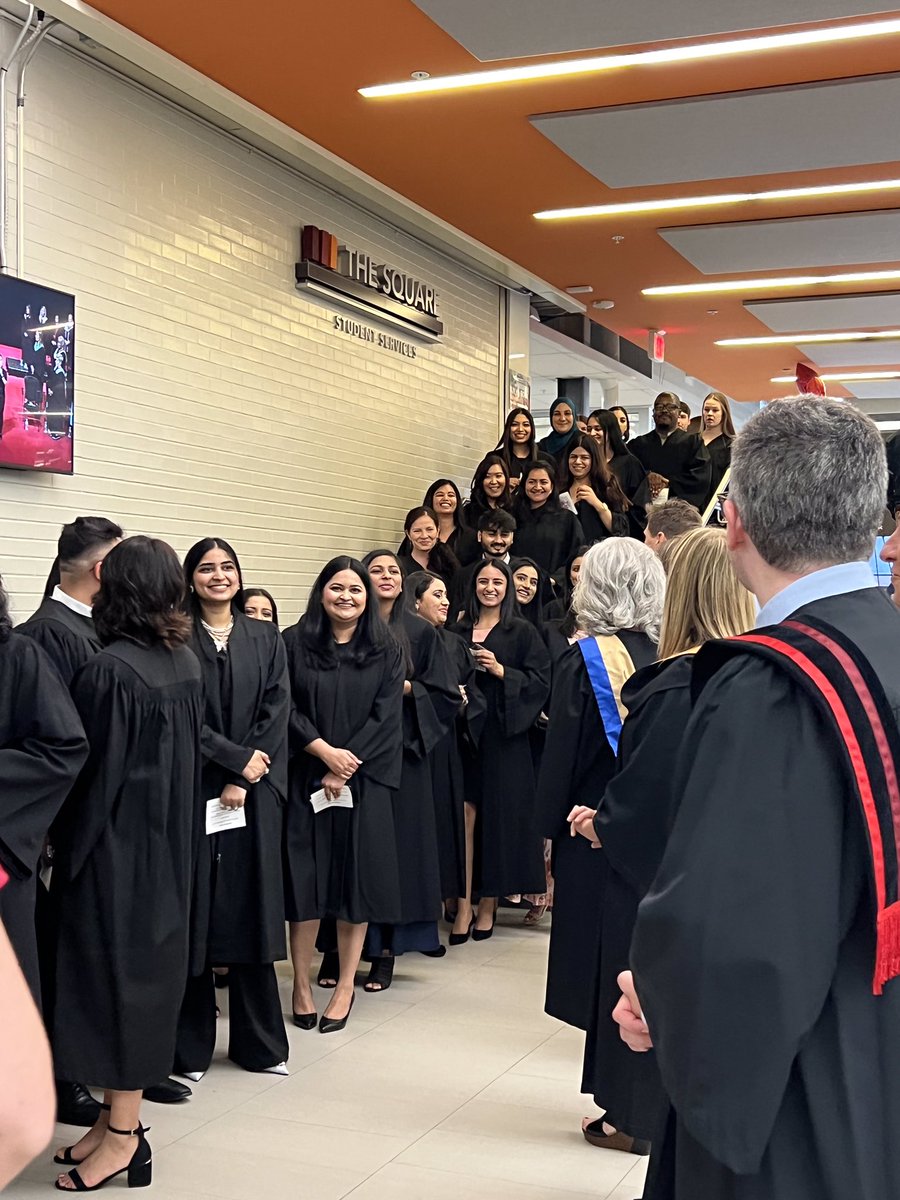MohawkCollege's tweet photo. Congratulations to the Nursing and Allied Health graduates that celebrated their convocation ceremonies today. #MohawkGrad https://t.co/l1AWW51sB0