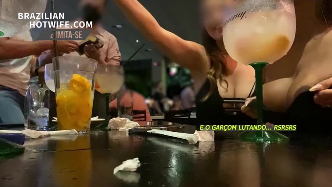 E na hora de pagar a conta n&atilde;o facilitamos a vida do rapaz que estava nos atendendo... 😈🔥  Mas sinceramente<a href="/tag/cuckold"class="tags"><span>#cuckold</span></a><a href="/tag/hotwife"class="tags"><span>#hotwife</span></a>