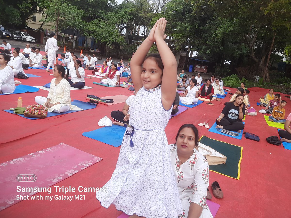 sanjeev_chesi's tweet photo. International yoga day #YogaDay #YogaForHumanity #yogaday2022 #fitness #nirog #kaya #healthy #brain #better #health #lifestyle https://t.co/A20PD1psMF