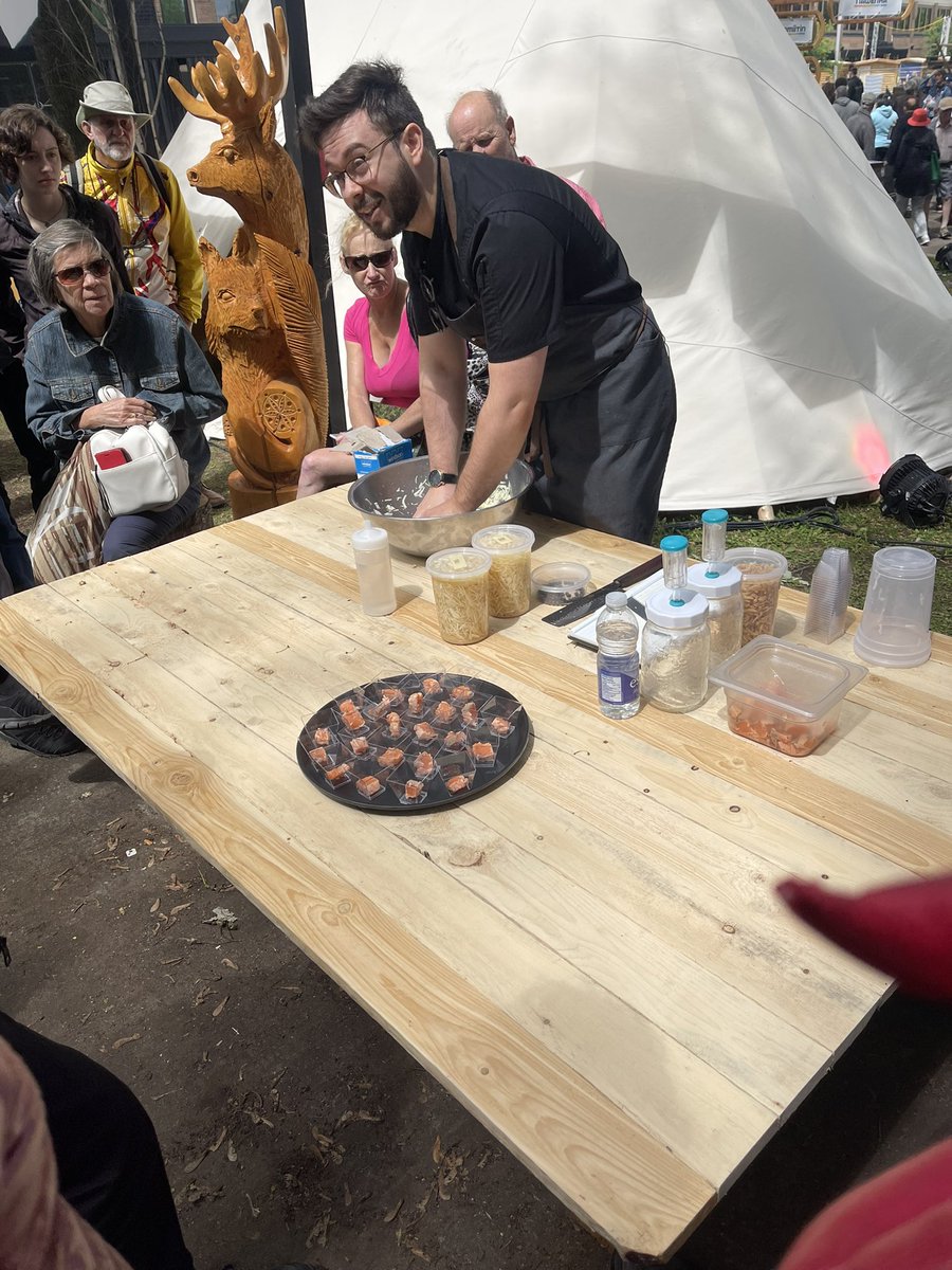 JoshuaOkyere6's tweet photo. KWE! FESTIVAL…Cultural Immersion made possible by our highly esteemed @fdnPETF 🔥✅. I’m a master chef now so see me in chambers for tutorials😀
#foodislife #Culture #Identity https://t.co/cau7A02jiA