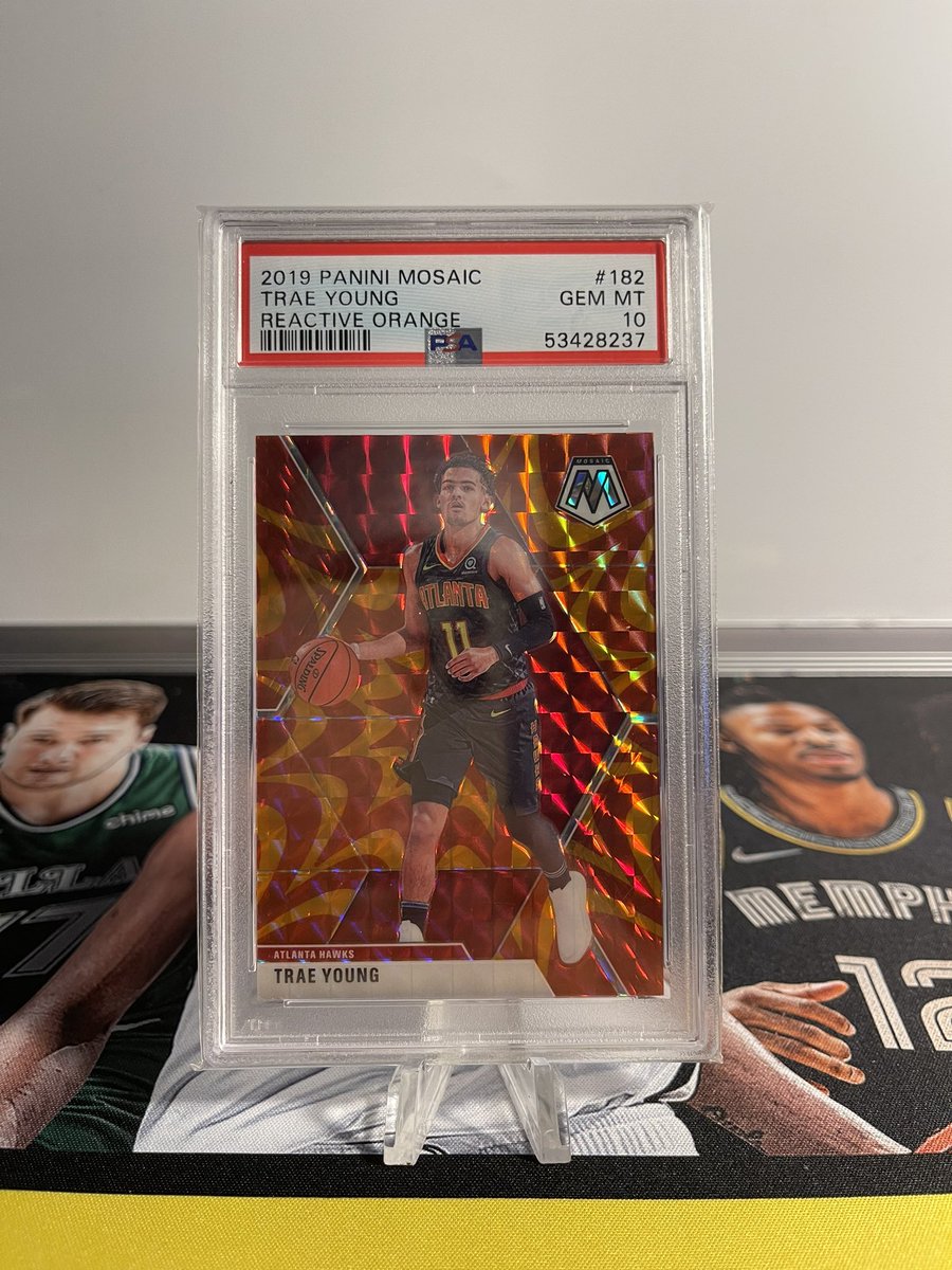 BFormbs's tweet image. 🚨🚨🚨🚨BANDWAGON SPORTS CARDS FIRST GIVEAWAY🚨🚨🚨🚨
A couple heaters here to chose from, all that you have to do is…

1. Like and Retweet this tweet
2. Follow us! 

Winner will be randomly selected once this tweet hits 100 retweets, and winner will get their choice of card!!