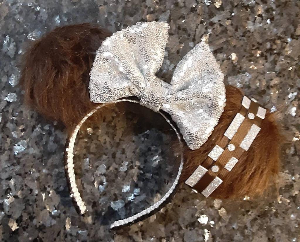weplayitbyears's tweet photo. Wookiee chewbacca ears, Star wars Chewbacca inspired Mouse Ears, Chewbacca mickey ears headband, Chewie ears. #custommouseears #forceawakens https://t.co/ondWBCewfy https://t.co/3RLdiR3Oa7