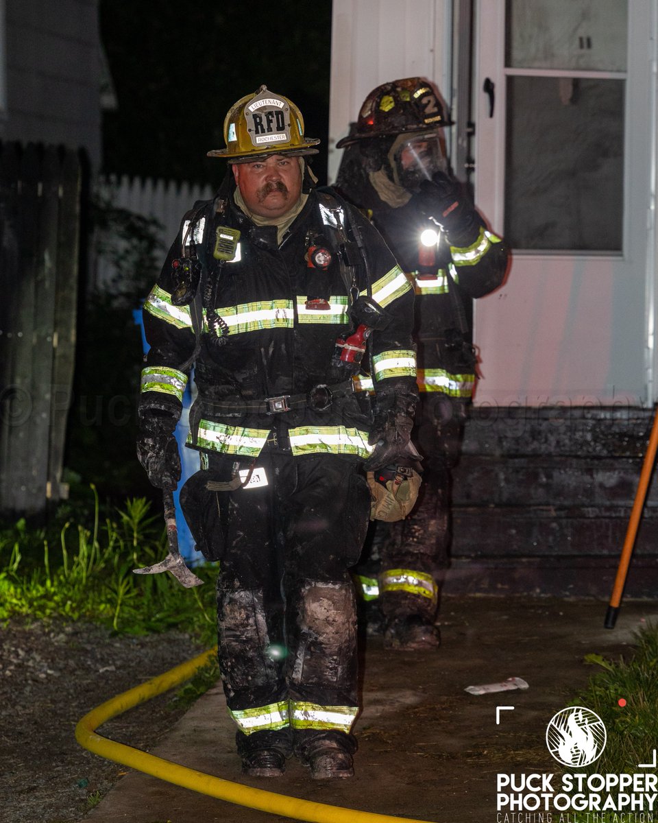 PSPhoto1's tweet photo. Rochester firefighters worked a dwelling fire on Lill Street early Sunday morning. See more at https://t.co/5Rl9gDFvuQ.
#Roc #Rochester #RochesterNY #RochesterNewYork #NewYork #RFD #RochesterFire #RochesterFireDepartment #RochesterFD #MonroeCounty #FireTruck #FireApparatus https://t.co/uTM4p9rVF1