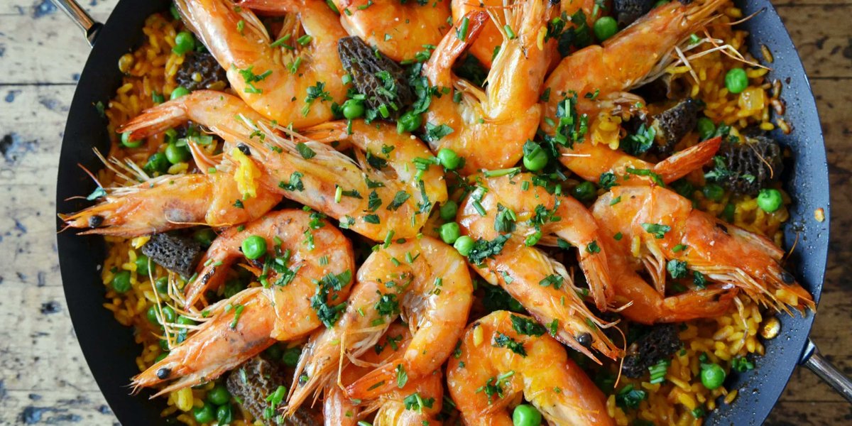 andrewzimmern's tweet photo. Celebrate spring with this delicious and easy Spanish classic: Paella with Shrimp, Peas & Morels. https://t.co/s4LwfjtqeT #paellarecipe #springrecipe https://t.co/3dq0FPMYrk