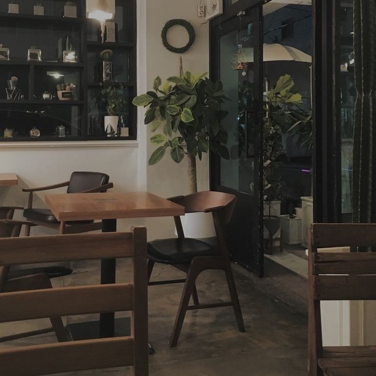 •| Seja muito bem-vindo à nossa Cafeteria Phantomhive, a Phantom Coffee ☕
•| phantomcoffee.carrd.co