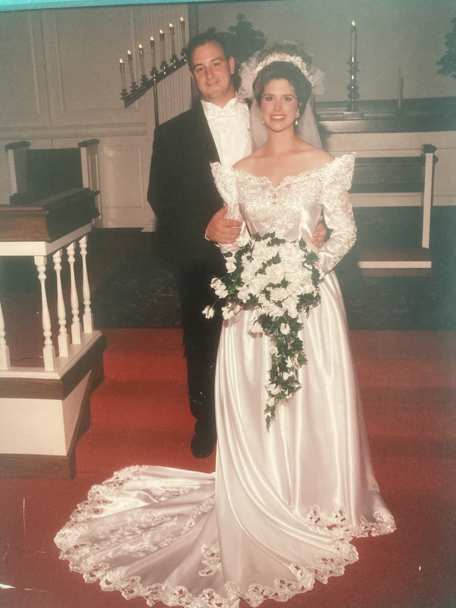 RViscounte's tweet photo. Happy anniversary!  A rainbow came out to help celebrate 30 years with my lovely lady. https://t.co/CXapB80B38
