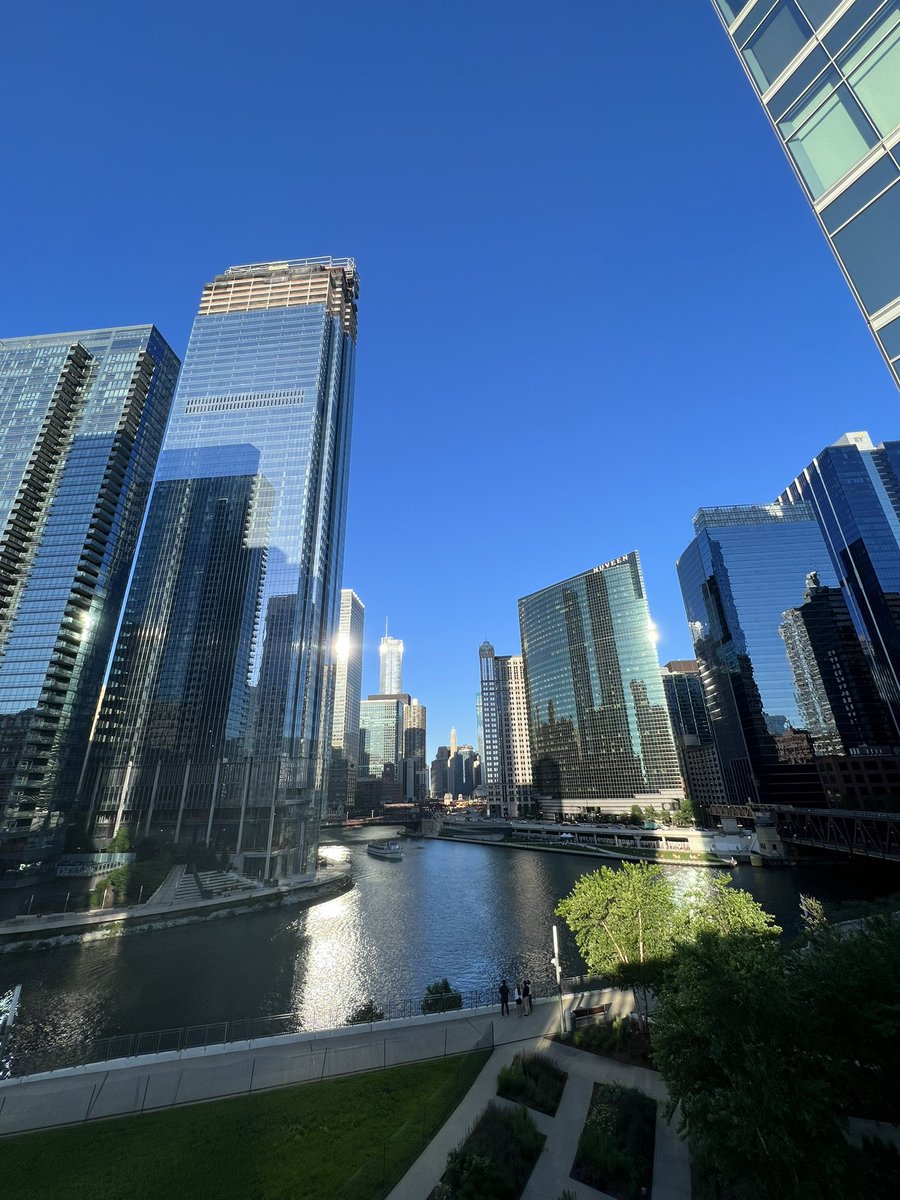 MonaNorcini's tweet photo. Chicago highlights ☀️☀️☀️ https://t.co/rsnFMtpS8Q