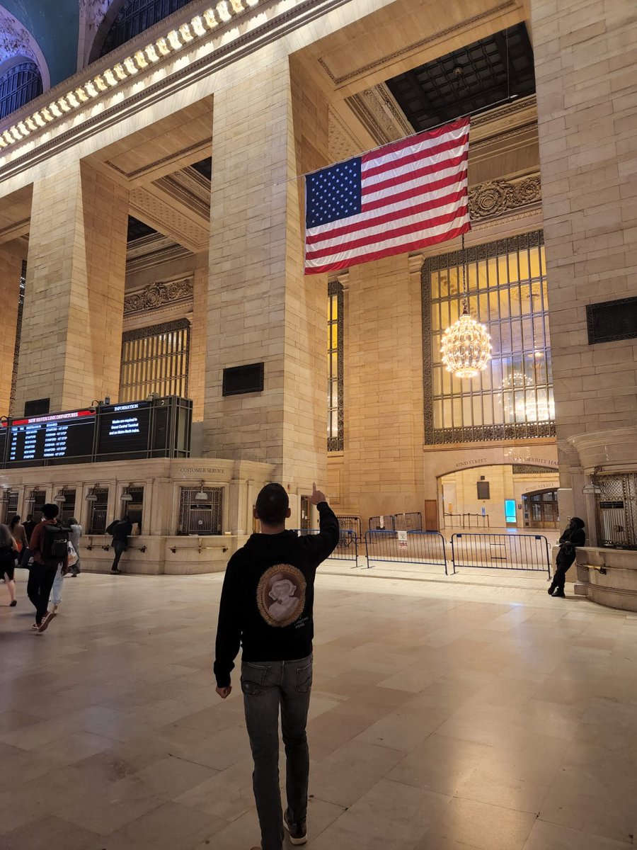 Kaiserlich87's tweet photo. Welcome to #NewYork. The #monkeydeo arrived and is impressed by the #grandcentralstation. He is looking very much forward to the #explanatorygap event with @exclusible and @amedeoNFT Who will be there? https://t.co/ddOmCQK6No