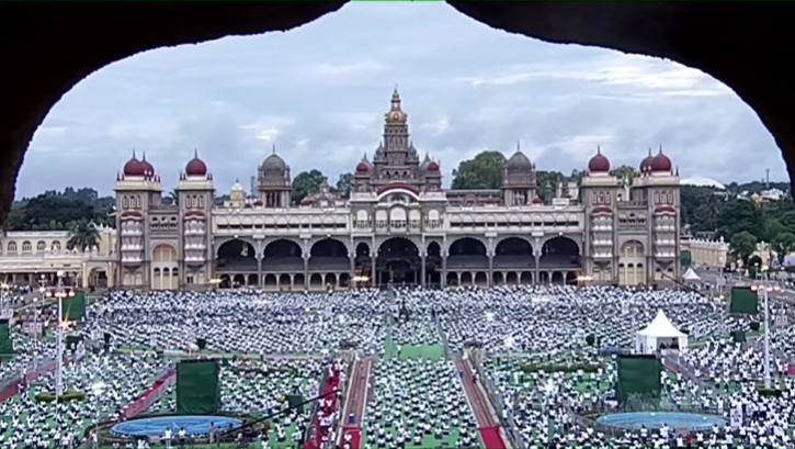 BJP4India's tweet photo. PM Shri @narendramodi's address on 8th International Day of Yoga in Mysuru, Karnataka. #YogaForHumanity

Watch at https://t.co/ROOwRd0pfa https://t.co/nAjcMCKoQP