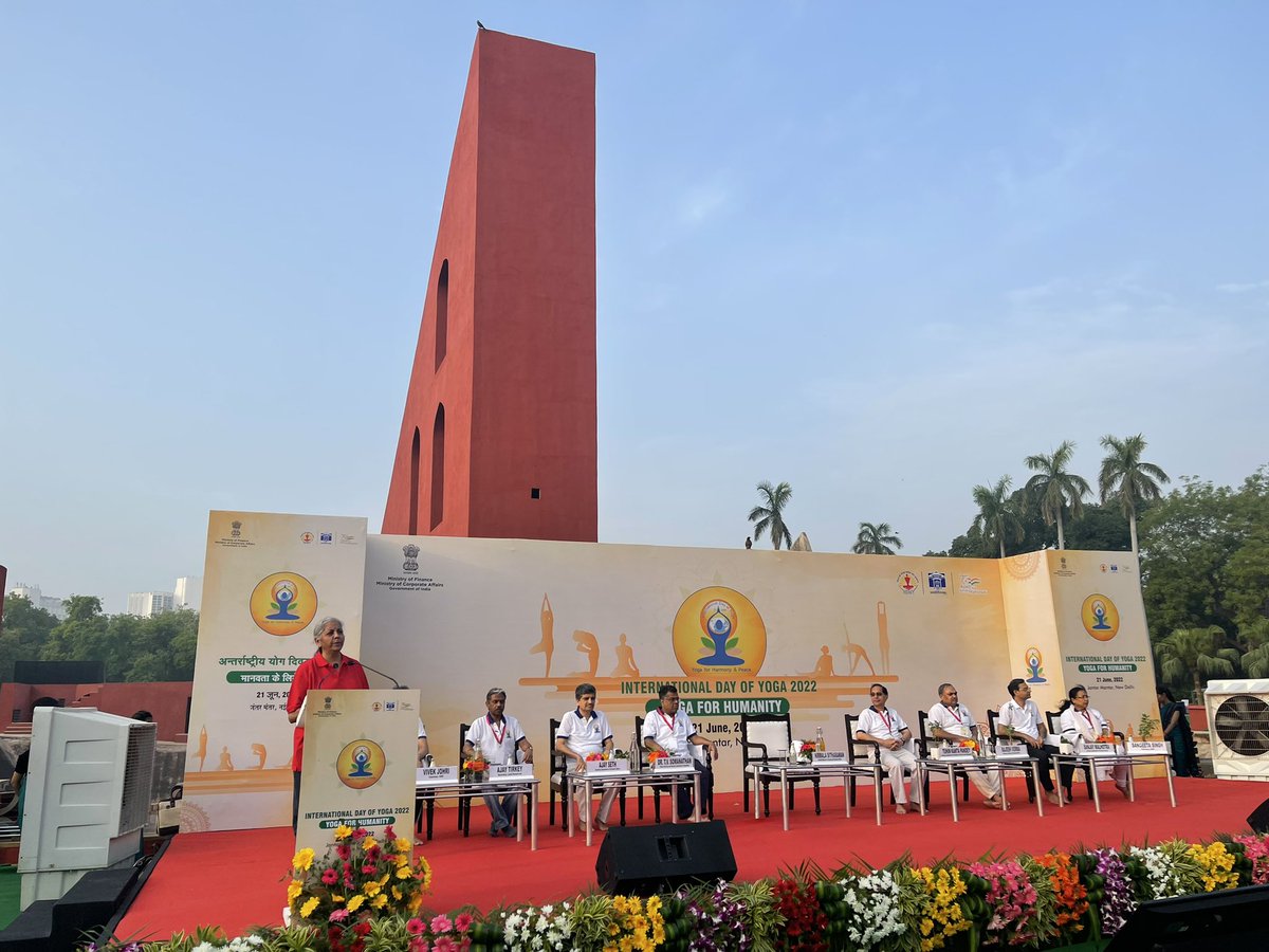 FinMinIndia's tweet photo. The stage is all set for the #InternationalDayofYoga at #JantarMantar. 

Union Finance Minister Smt. @nsitharaman addresses participants during the International Day of Yoga 2022 programme at Jantar Mantar. #YogaForHumanity  

#IDY2022 https://t.co/CdzlEIJ6rn