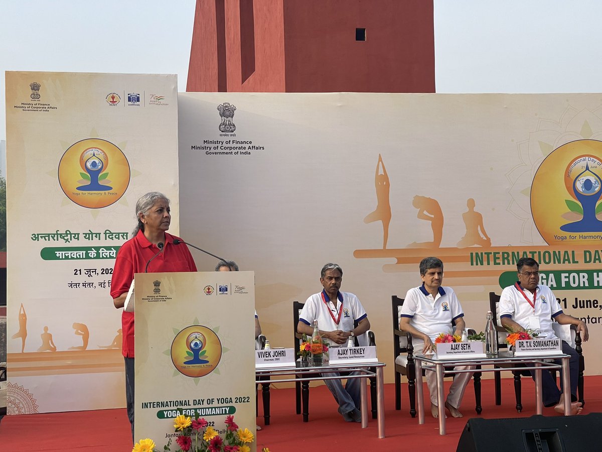 FinMinIndia's tweet photo. The stage is all set for the #InternationalDayofYoga at #JantarMantar. 

Union Finance Minister Smt. @nsitharaman addresses participants during the International Day of Yoga 2022 programme at Jantar Mantar. #YogaForHumanity  

#IDY2022 https://t.co/CdzlEIJ6rn