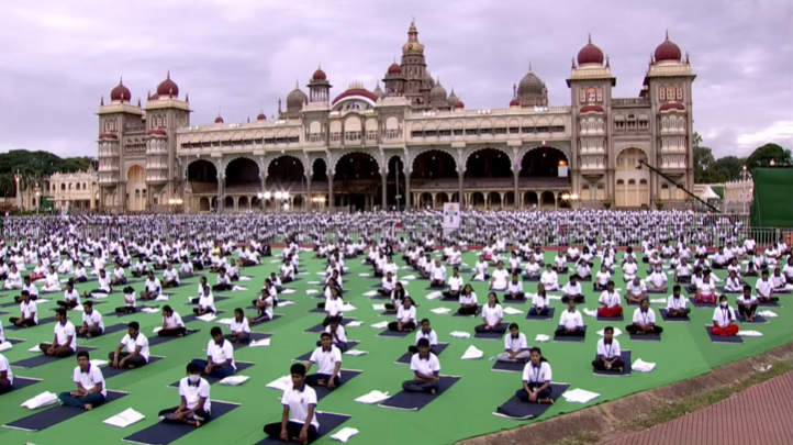 BJP4India's tweet photo. PM Shri @narendramodi's address on 8th International Day of Yoga in Mysuru, Karnataka. #YogaForHumanity

Watch at https://t.co/ROOwRd0pfa https://t.co/nAjcMCKoQP