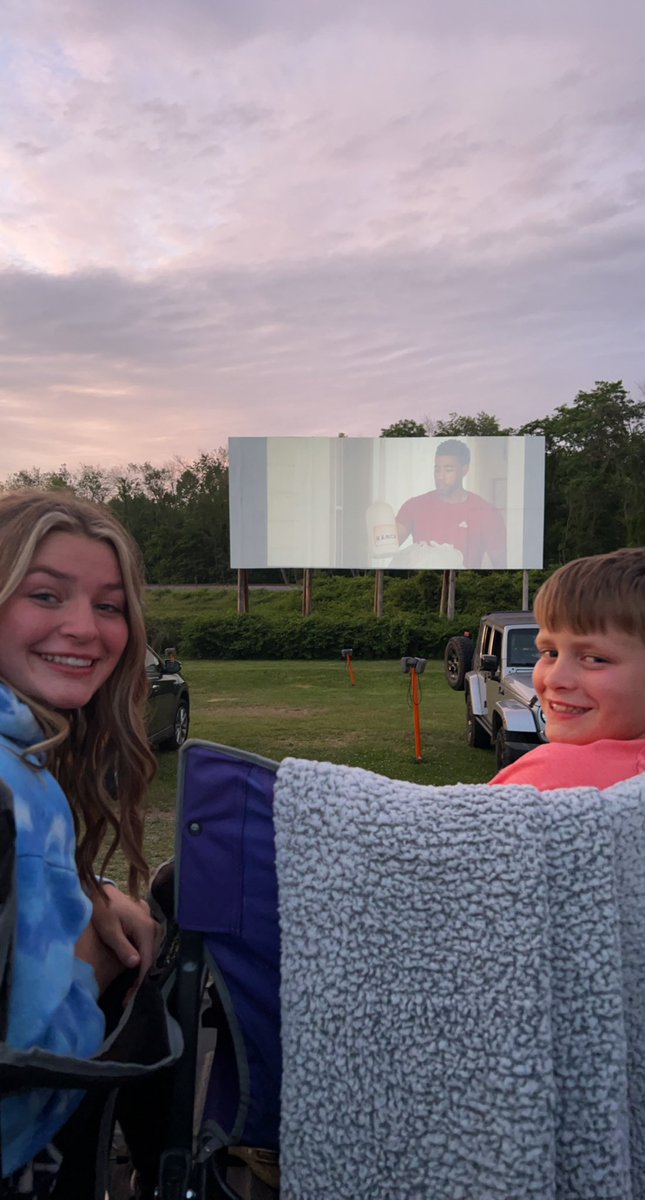 erinleach05's tweet photo. Movie night! 🎥🍿❤️ https://t.co/lxAreBcsAn