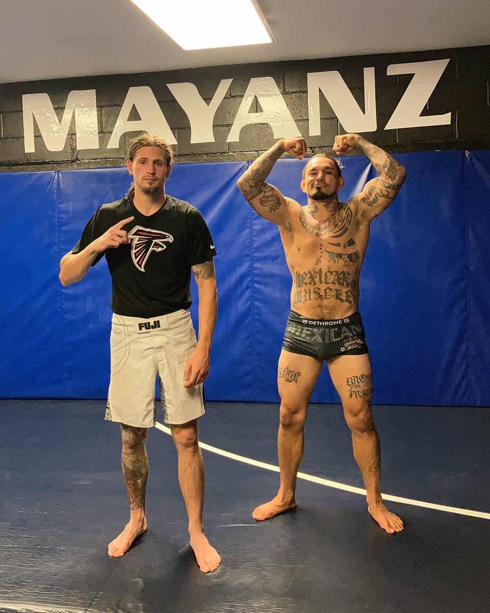 _MexicanMuscle's tweet image. On sum real shyt, I’d put my boy across from any ammy out there right now.. appreciate the wórk tonight famó! Vamos… ⚒⚒

#realtalk #realwórk #realaction #vamos

We.. are.. #TeamCastilloJr #MexicanMuscle 
🇲🇽MFT™️ NCMGT™️🇺🇸