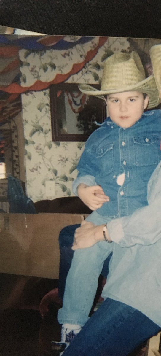 MasonLabonte's tweet photo. The audacity of my parents to buy me this shirt then take a picture when it’s clear that im so chubby I popped a button 😂😂😂 https://t.co/EqoBTwmxqf