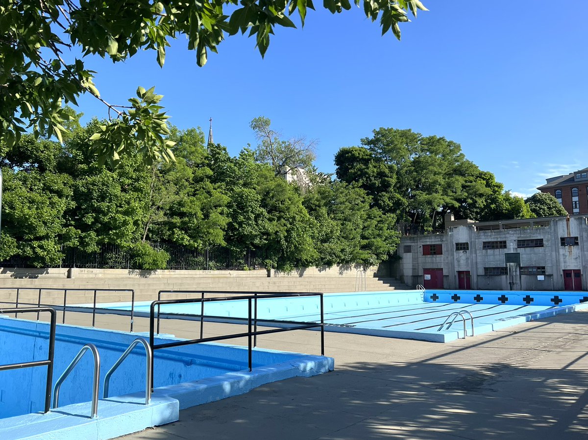 joanietobin tweet media