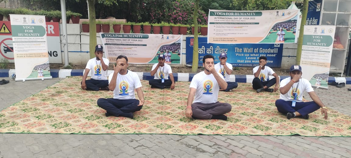 hpcl_panipat's tweet photo. 8th International Yoga day being celebrated at various Retail outlets under Panipat SA in the presence of stakeholders. #IYD2022
@Rg03Goel  @HPCL  @hpcl_retail https://t.co/sX9QPtnboW