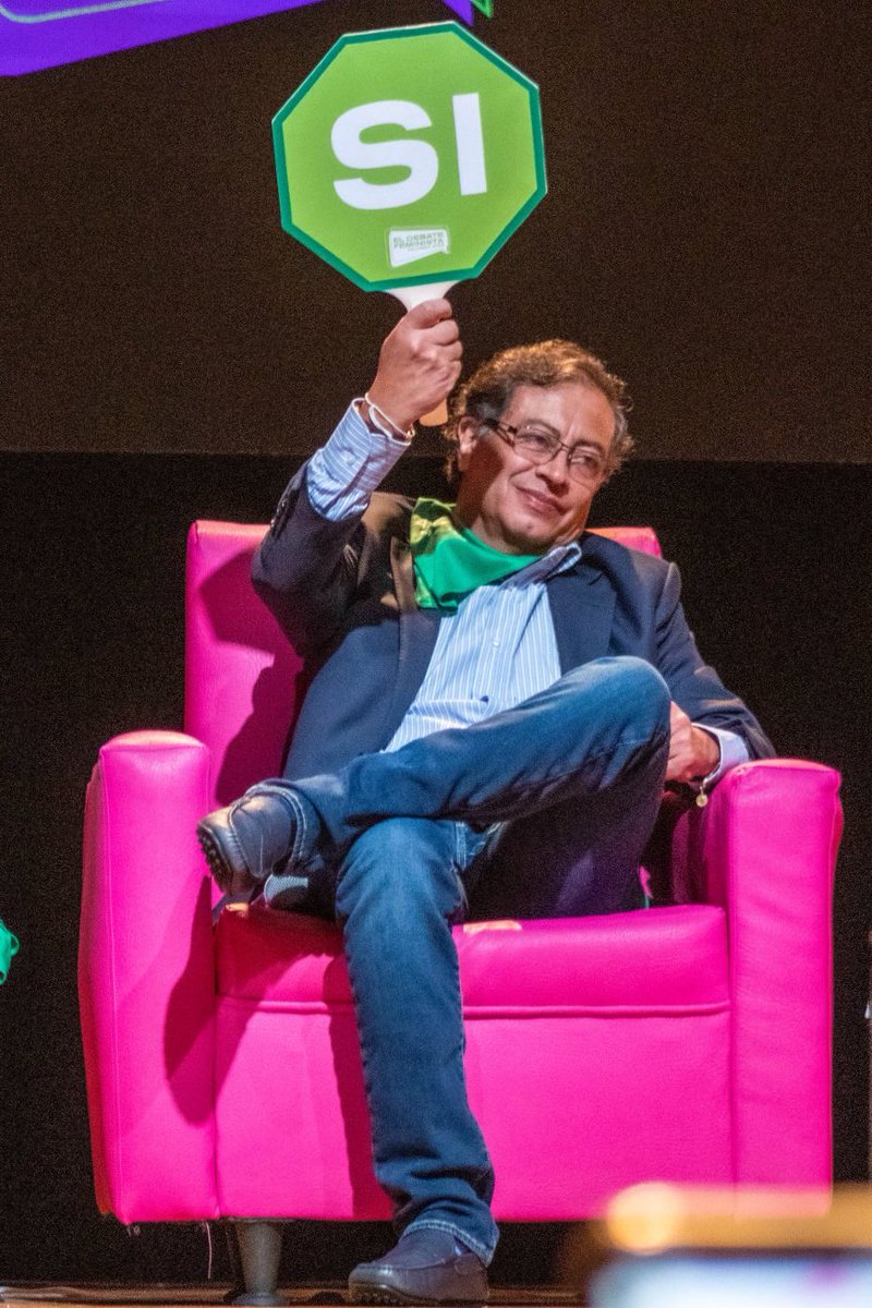 Un día, un "SI" quedó pendiente por celebrar. Junt@s lo hemos logrado!
Gracias <a href="/petrogustavo/">Gustavo Petro</a>