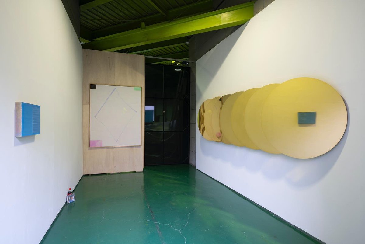 wanaha88's tweet photo. 〈展覧会記録〉
塙龍太個展「おいしい水」　
@ Penguin's House Green https://t.co/CTuDCSUfQg
