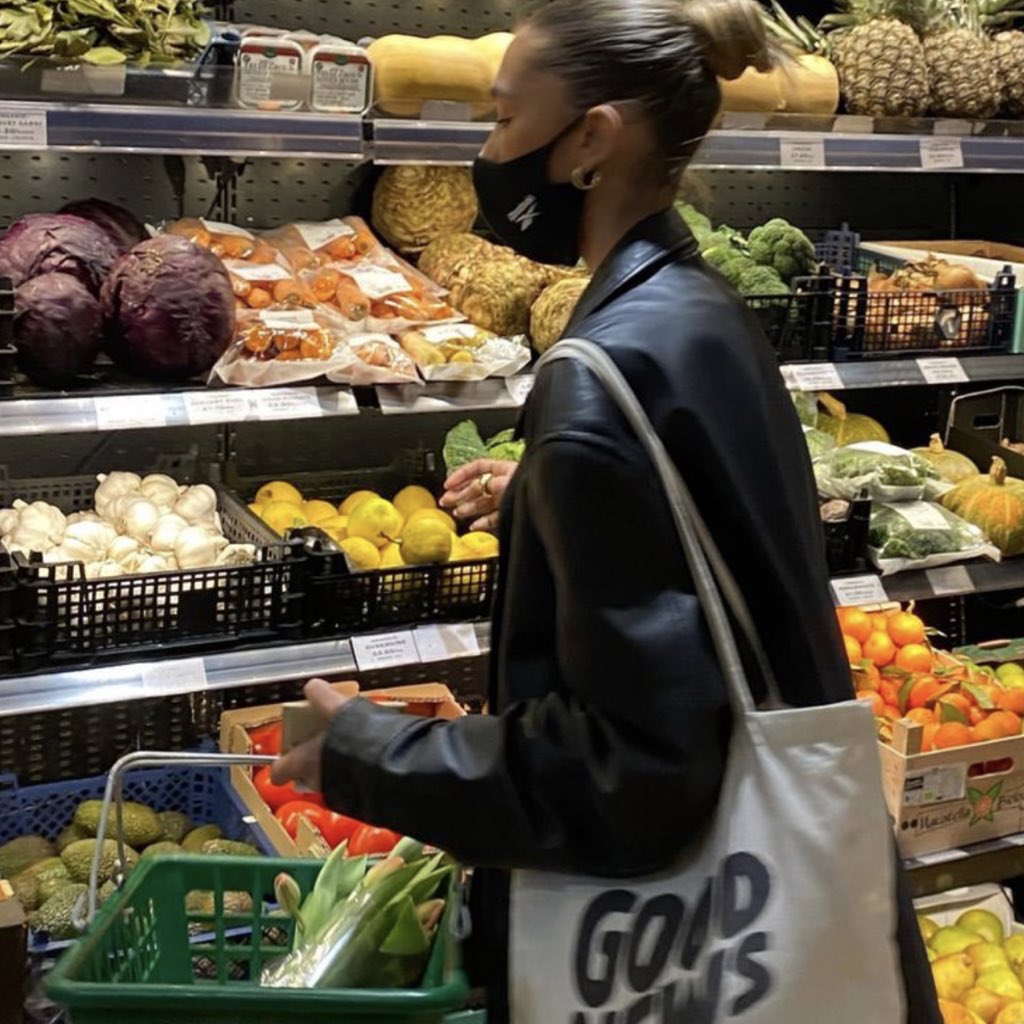 lovdlisa's tweet photo. ˗ˏˋwhat I get when I go grocery shopping ´ˎ˗
—🧵 for edtwt 
-
- 
-🏷 th1nspo edtwt edtwtthread lowres midres highres diet ricecaketwt fast https://t.co/hFmp5XEVXh