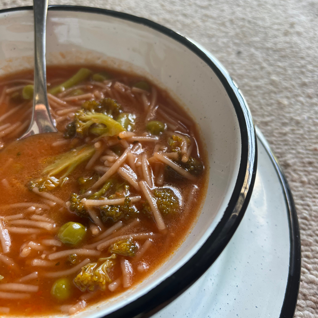 BioNutricion's tweet photo. Sopa #1: fideo. 🥣
No se me ocurre una sopita mas emblemática y representativa de lo que significa “comer en casa”.
Amo la sopita de fideo. ¿Quién conmigo?
#decídete #nutriciónreal #gentereal #comerico #comenormal #eat #nutrióloga #nutrición #BCS #méxico #strong # https://t.co/pmbp4jZWt4