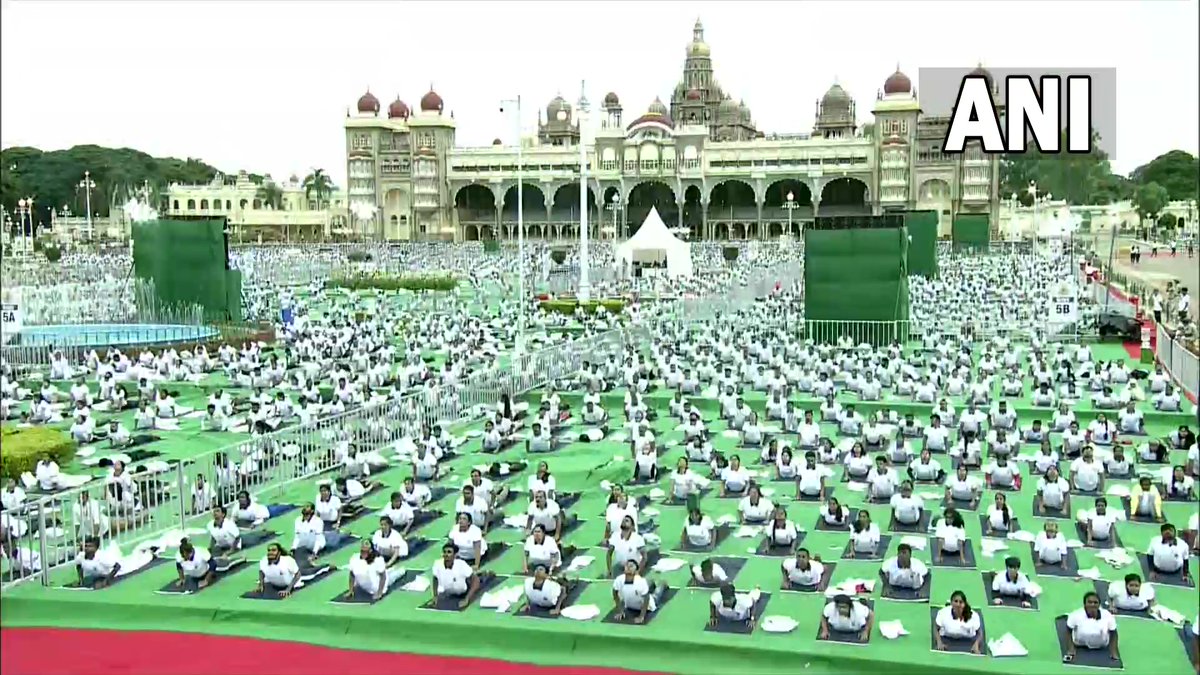 #InternationalDayofYoga | PM Modi leads mass Yoga event at the Mysore Palace Gro... - Kannada News