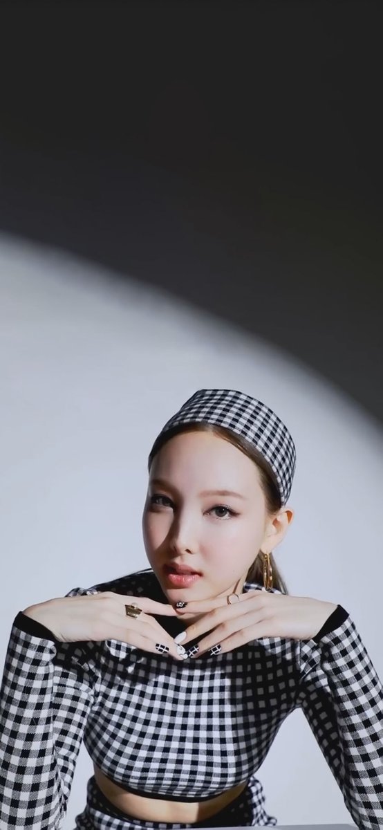 twicewallpapers's tweet photo. NAYEON The 1st Mini Album | "IM NAYEON"
1 desktop &amp; 3 phone wallpapers
#TWICE #트와이스 #NAYEON #나연
#IM_NAYEON #POP❣ https://t.co/hbTQA598uk