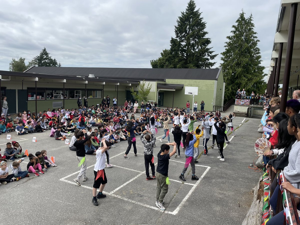 We are a community! All 600 of @LKCougars gathered to kick-off Multicultural Week together in our courtyard. Thank you Gr5’s & @naimah1 class for performing a dance! #sd40learns @newwestschools #together