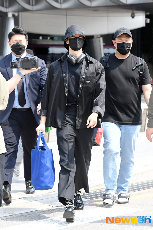 PHOTO】ソン・ガン、ブランド「PRADA」のファッションショーを終えて