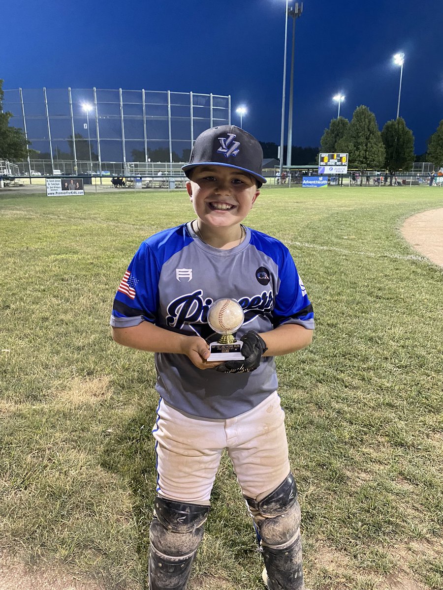 Congratulations to <a href="/333Lildestroyer/">LilDesTroyer_333</a> for hitting his 1st career homerun tonight in the 10U Pioneers win! #BombsAway ⚾️💣