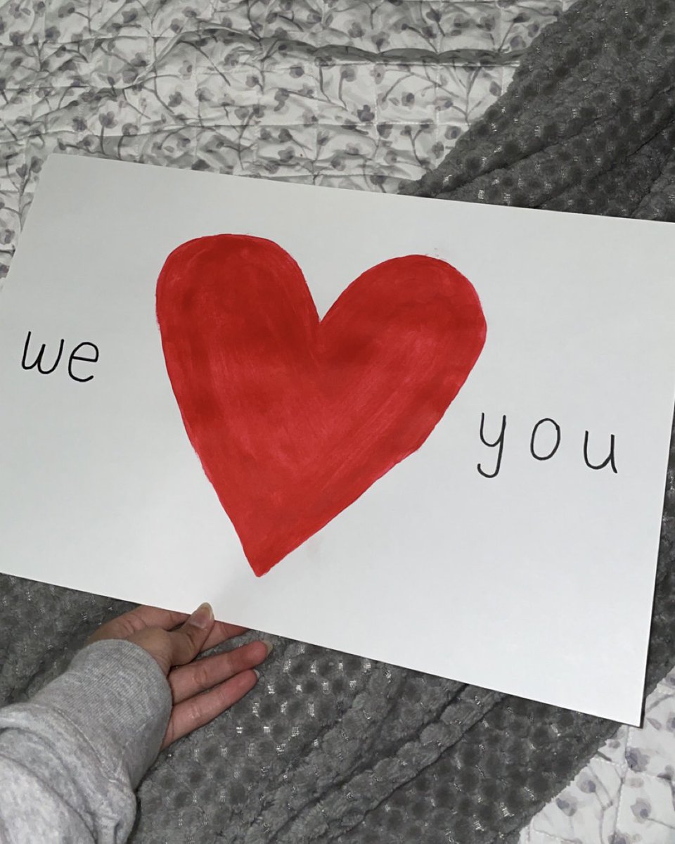 wallowsfolks's tweet photo. making a poster rn!! reply with your name to be written in the heart 🫶🏼 https://t.co/sb7Xwx5ac5