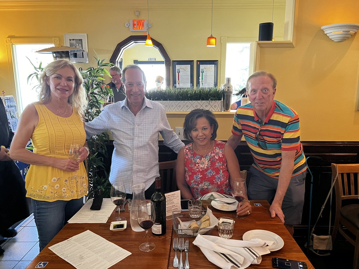 DavisStreetComm's tweet photo. Tips for change!
All tips from the event and 10% of sales go towards Davis Street's safety-net programs for low-income families in San Leandro and the surrounding area.
@giannissanramon #tipsforchange https://t.co/HIckzKivKO