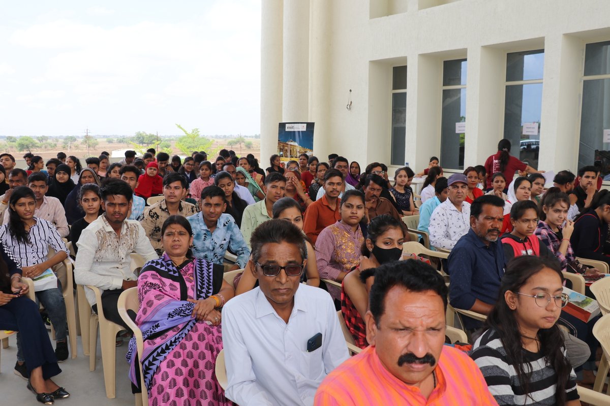AvantikaUniv's tweet photo. A felicitation ceremony was organized for the meritorious students who passed their 12th board exam for with flying colors.
#PratibhaSamman #ScholarshipAward2022 #Scholarship #12thstudents #12thexam #MPBoard #12thresult2022 #AvantikaUniversity #BTech #BBA #MBA #MITSOE #MITSOM https://t.co/43SCQAoXsB