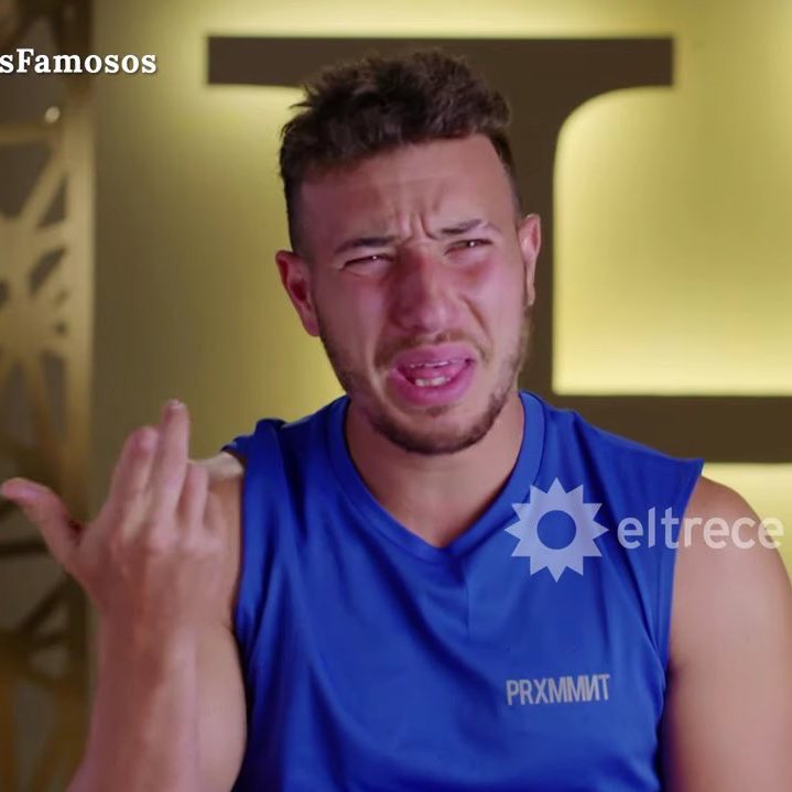 Salwe: Me da lo mismo ir a la H con quien sea
Alex: Martín es un cagon 
Salwe:

#ElHotelDeLosFamosos
