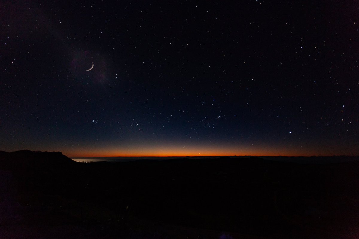 whale_slider's tweet photo. #Matariki and Te Waka o Rangi as seen from Waimārama https://t.co/WCtEWo1rES