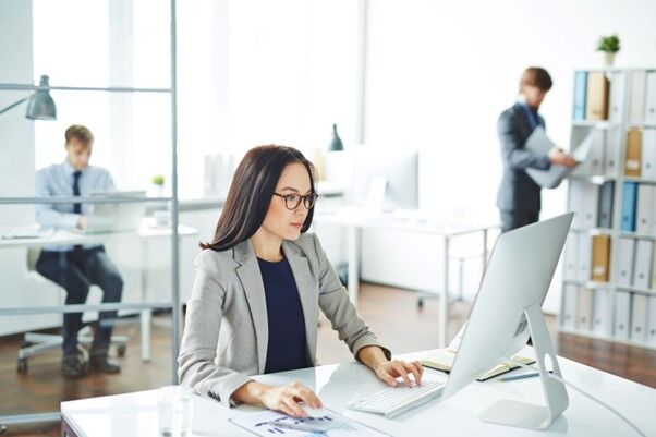 BusTechService's tweet photo. From managing productivity and security, to creating an online strategy that can increase site traffic, it’s important to ensure your tech is optimised to keep up with competitors.  Check out our blog post on optimising tech for your small business.

https://t.co/0kjdPAzfYt https://t.co/ohmaw6pSPd